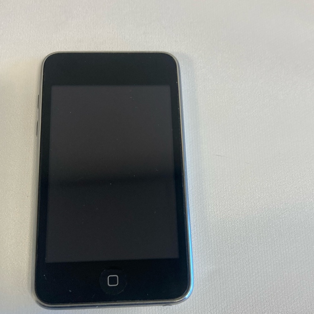 Apple MP3 Player - Black and Silver